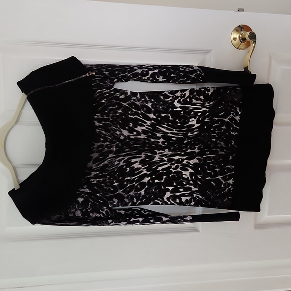 Cache Animal Print Sweater - Picture 14 of 17